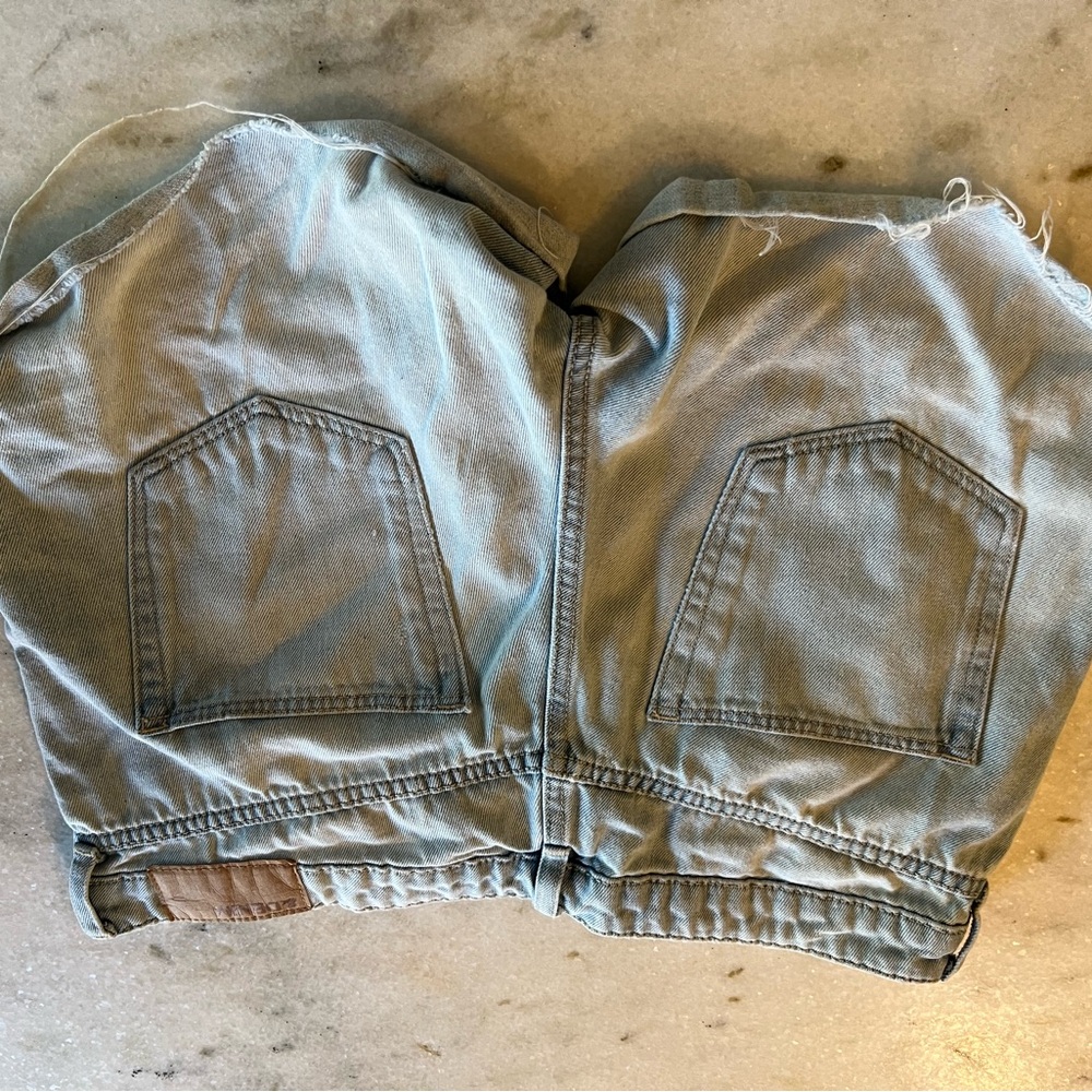 Shorts - Picture 4 of 4